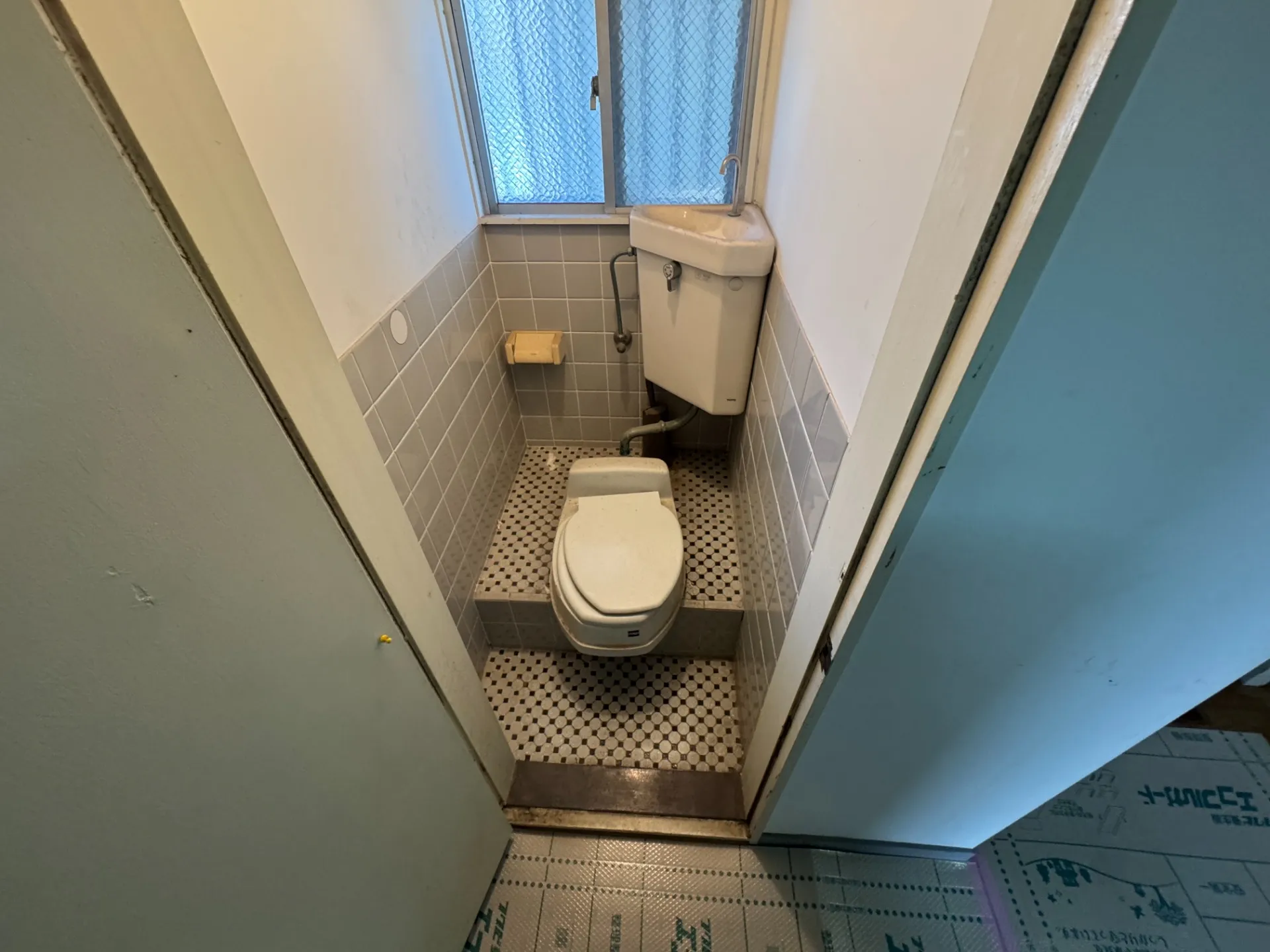 Aビル風呂、トイレ