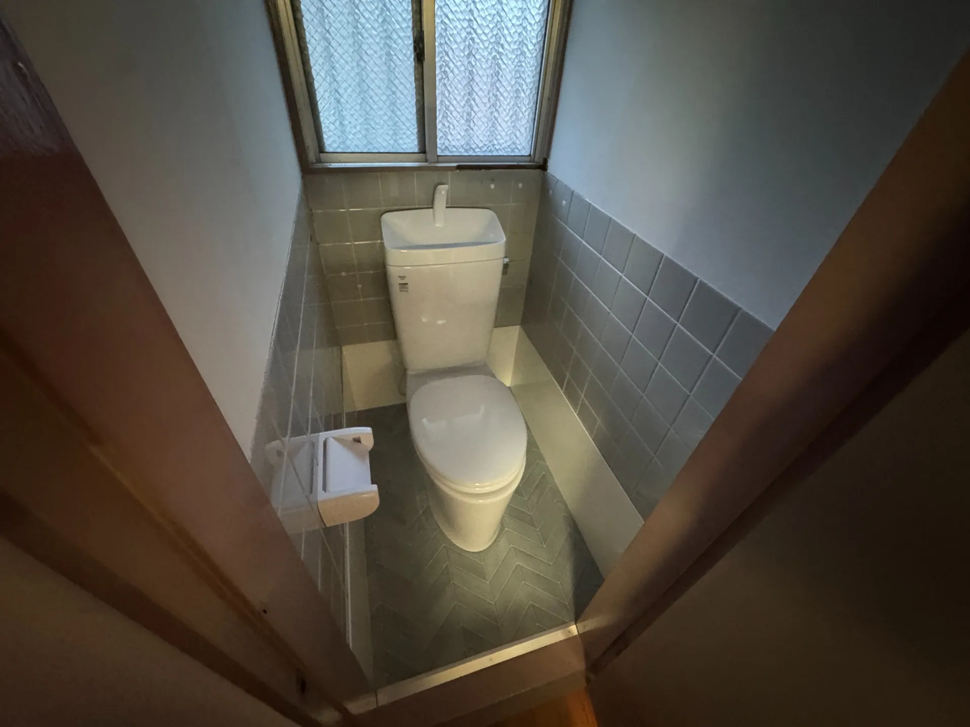 Aビル風呂、トイレ