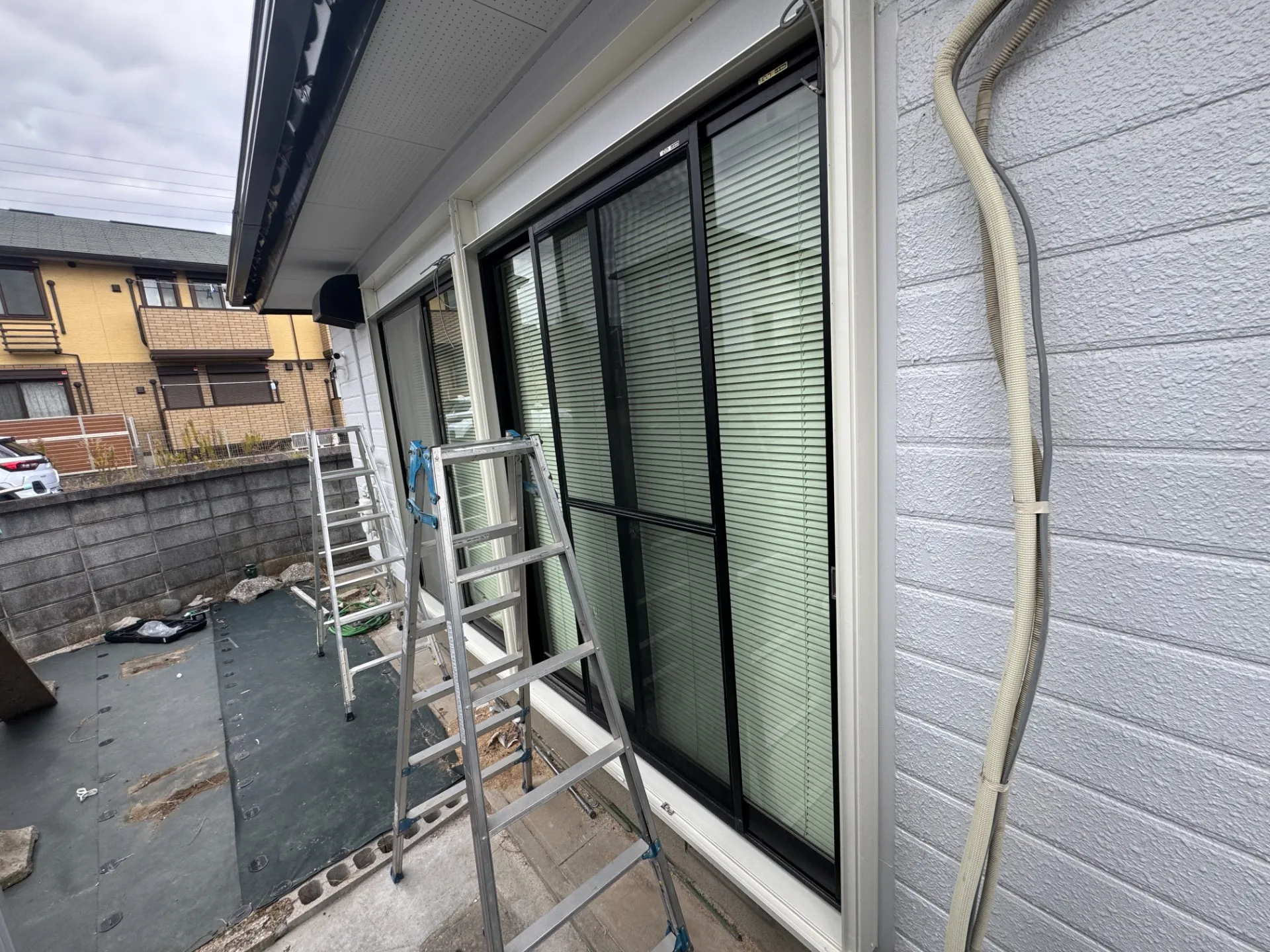 I邸外部電動シャッター